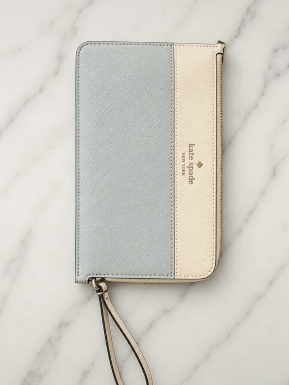 kate spade New York Two-Tone Wristlet Wallet - Light grey & white